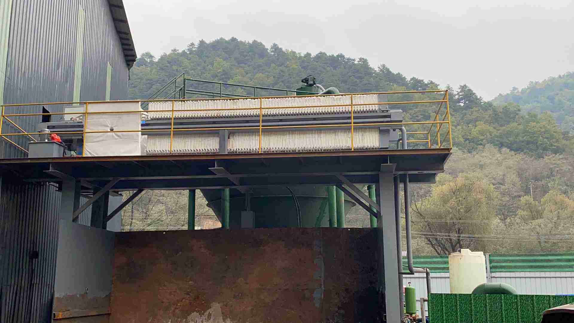 污泥脫水設(shè)備廂式壓濾機(jī)